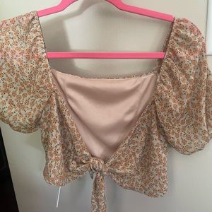 NWT floral crop top size small